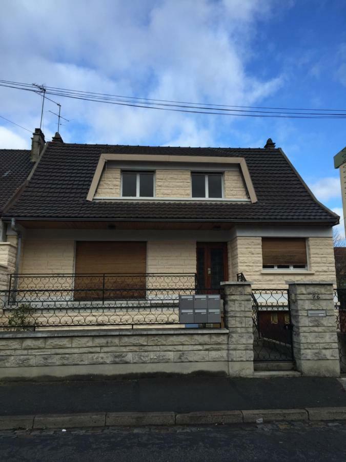Lori Hostel Bobigny Luaran gambar